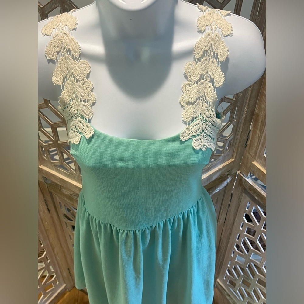 Francesca's Collections Loxley Crochet Trim Dress "Dina Be" in Mint Green size M - Picture 4 of 11